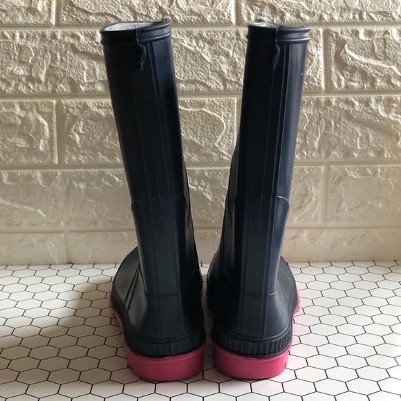 Kamik Blue and Pink Rain Boots Galoshes 5 - Picture 4 of 8